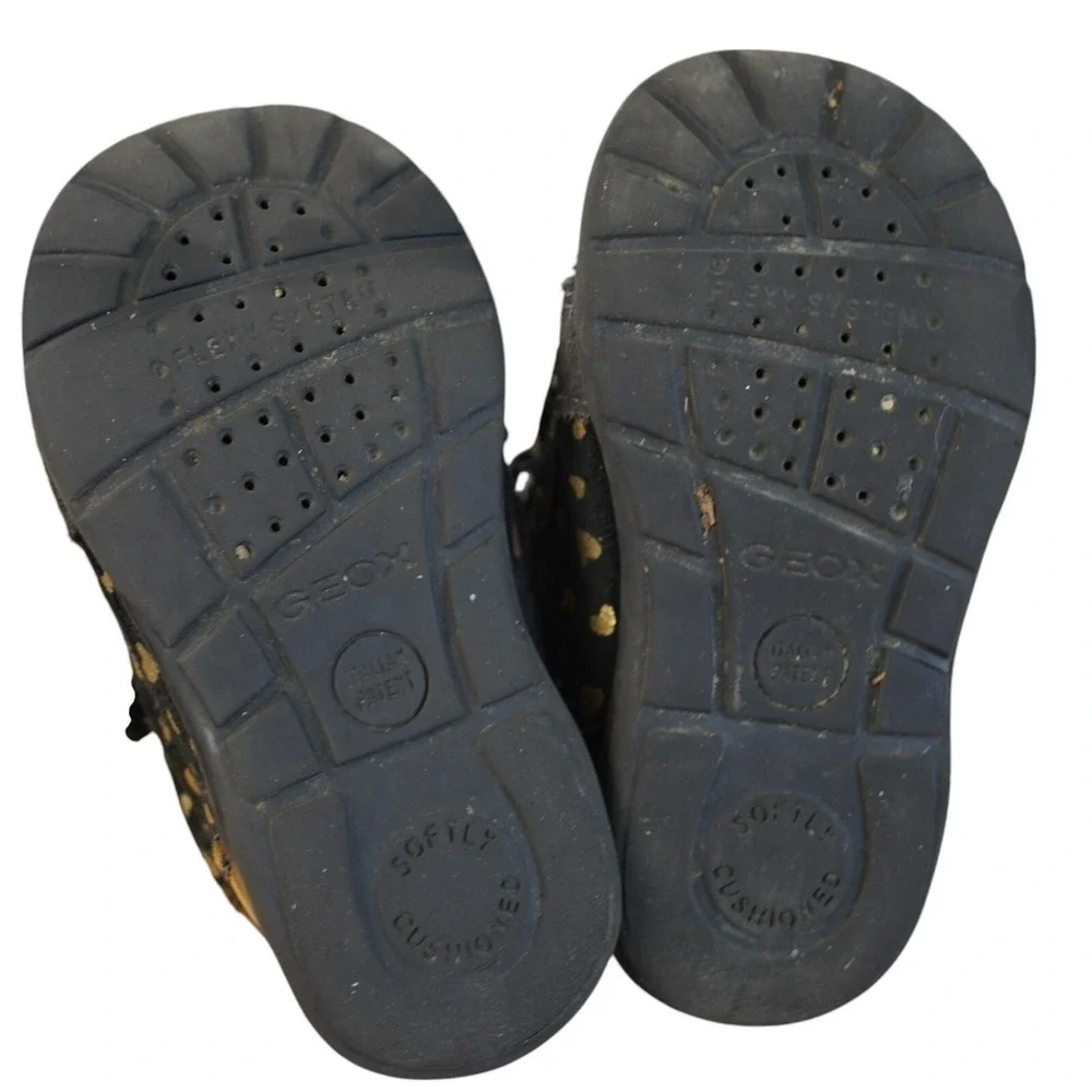 Geox Respira Toddler‎ Girls Black Patent Leather & Suede Shoes Size 4.5 S Heart